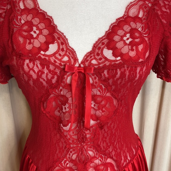 70’S VINTAGE- GORGEOUS RED SLIP GOWN LACE DRESS - Picture 6 of 11